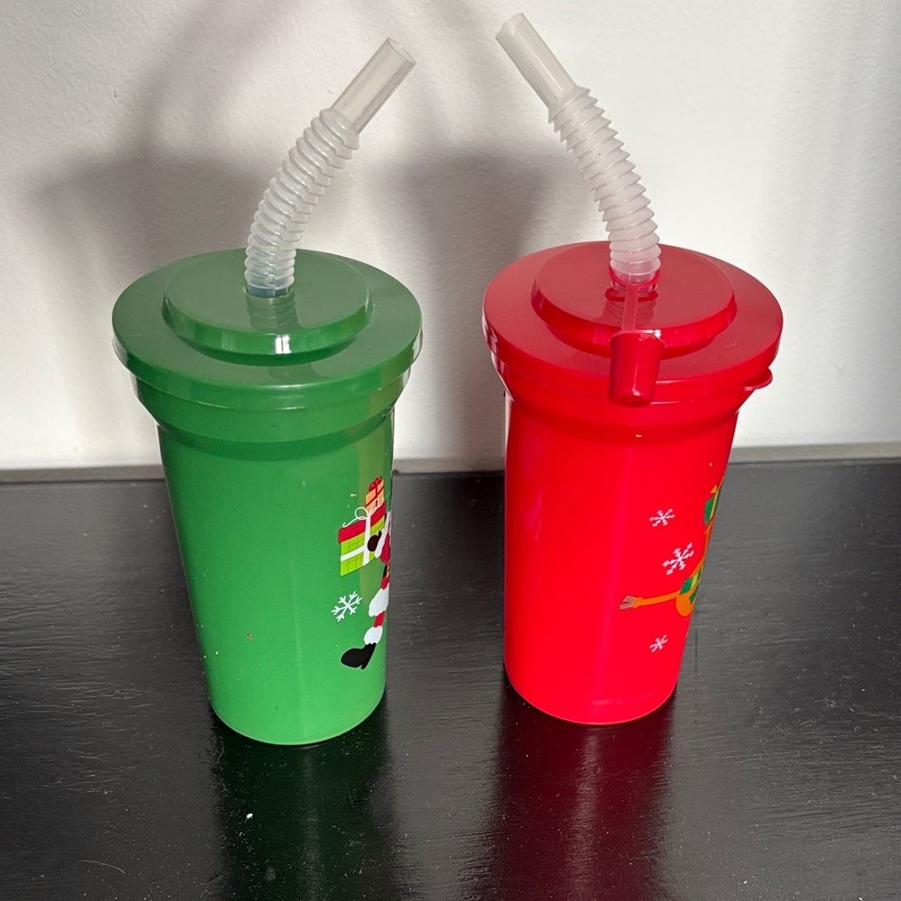 Plastic Festive Santa and Reindeer Straw Cups - Picture 4 of 6
